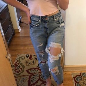 Ripped american eagle mom jeans